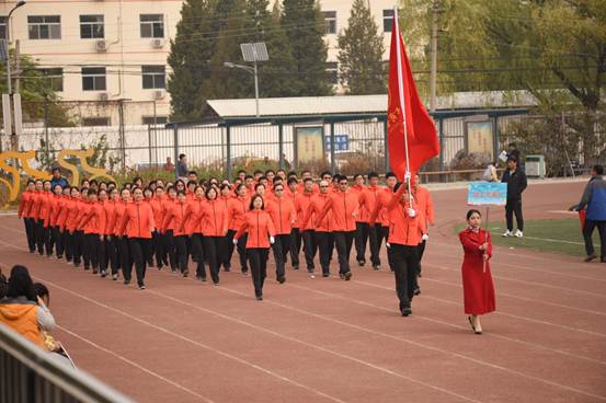 说明: D:\桌面文件整理到了D盘\北京市商业学校第三十四次运动会\新建文件夹 (2)\PZH_4737.JPG