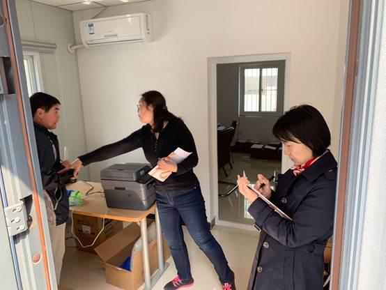说明: D:\办公\燕主任\2019.4.17-4.25办公室检查评比\照片\远大路校区\063a01cf-705b-4585-8332-57c6e5041626.jpg